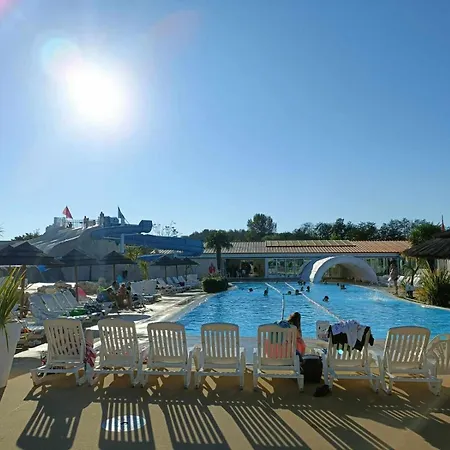 Campsite Les Charmettes: Spacious Mobile In 4-star Leisure Village Les Mathes