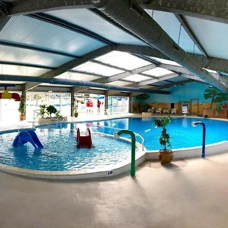 Les Charmettes: Spacious Mobile In 4-star Leisure Village Campsite *