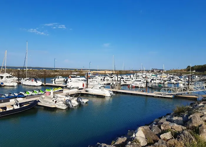 Campsite Les Charmettes: Spacious Mobile In 4-star Leisure Village Les Mathes