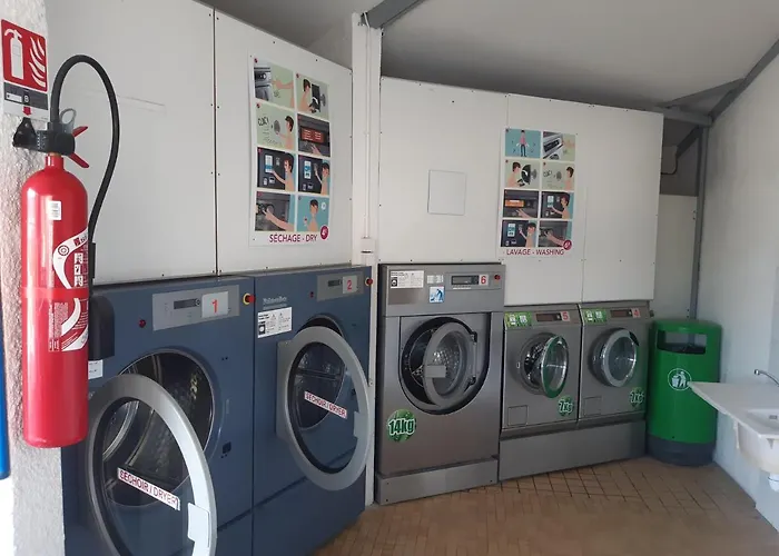 Campsite Les Charmettes: Spacious Mobile In 4-star Leisure Village *