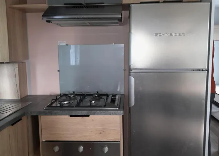 Les Charmettes: Spacious Mobile In 4-star Leisure Village Campsite *