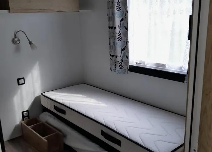 Campsite Les Charmettes: Spacious Mobile In 4-star Leisure Village *