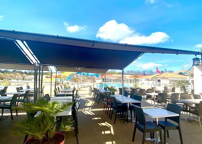 Les Charmettes: Spacious Mobile In 4-star Leisure Village * Les Mathes