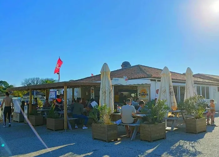 Campsite Les Charmettes: Spacious Mobile In 4-star Leisure Village *