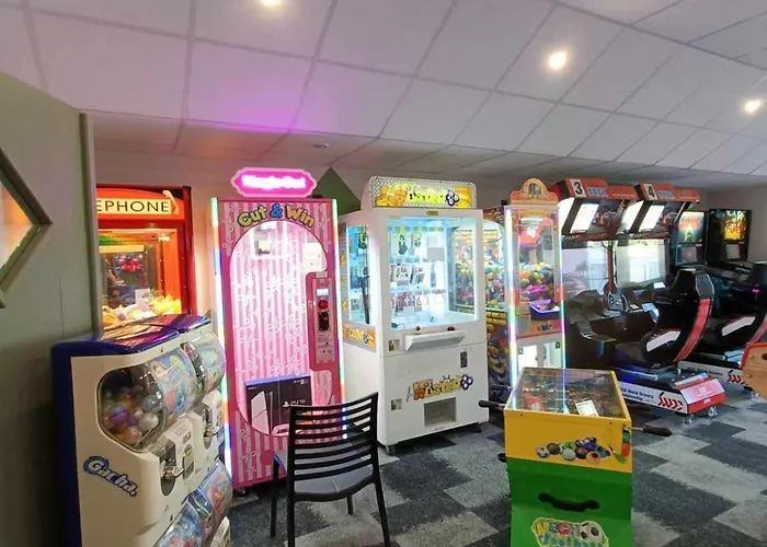 Campsite Les Charmettes: Spacious Mobile In 4-star Leisure Village